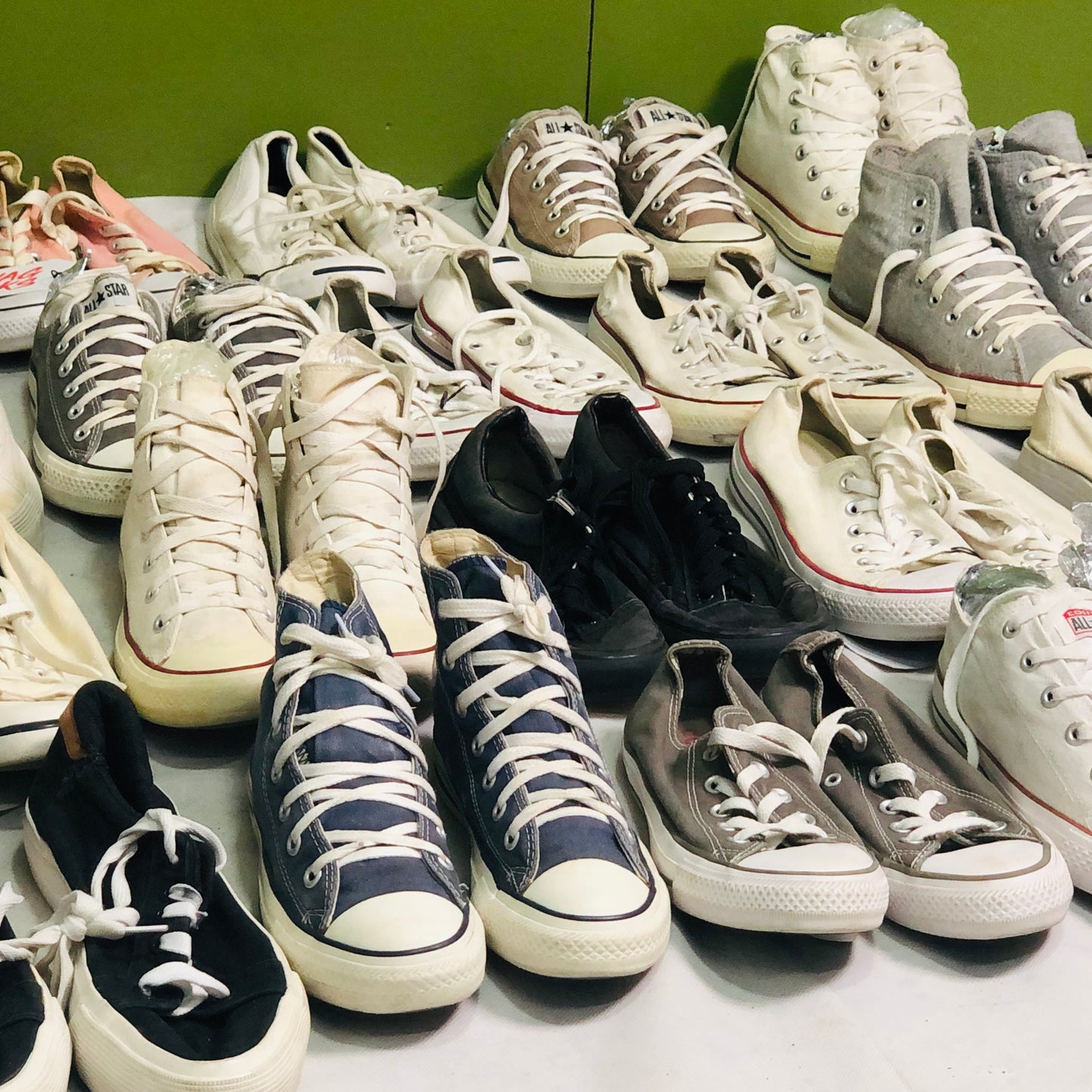All Star Converse / Vans Sneakers 20 Pairs