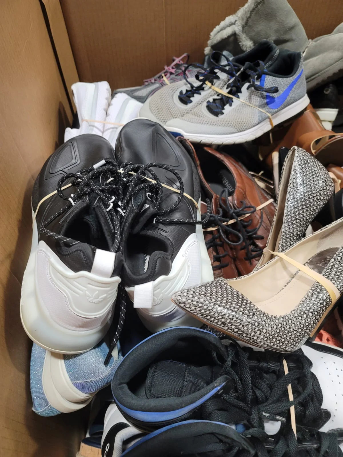 MIXED BRANDS AND STYLES MEN'S & WOMEN'S FOOTWEAR SECONDHAND WHOLESALE PALLET
